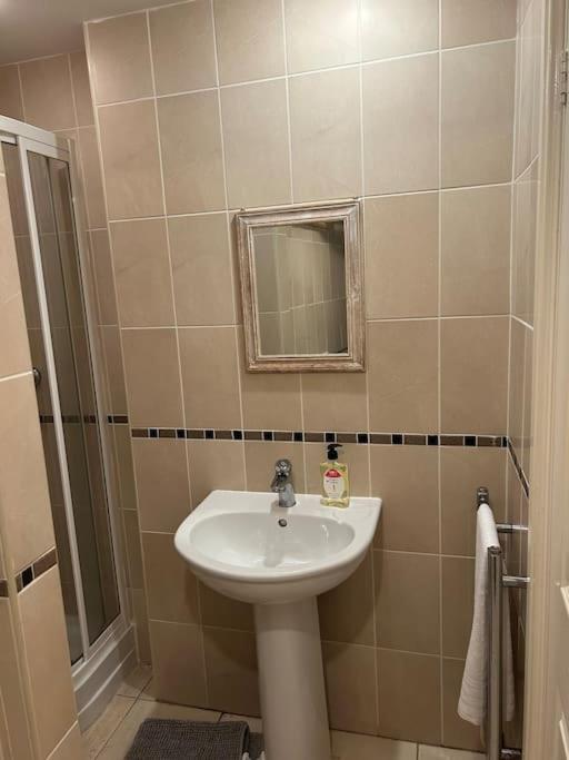 2 En And Large Kitchen Nottingham